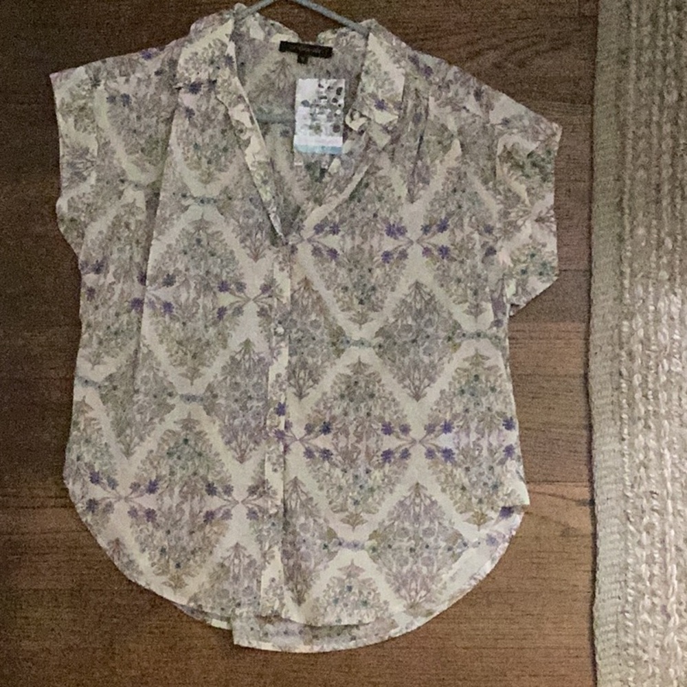 Olivaceous Floral Patterned Women's Top size medium - NWT